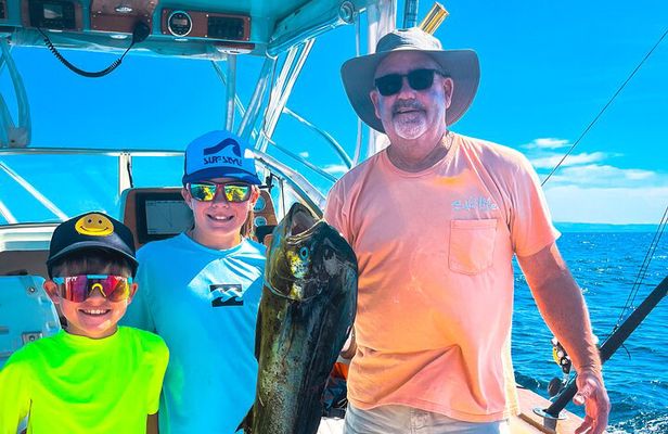 Deep Sea Fishing Private Charter in Tamarindo - 28' Century