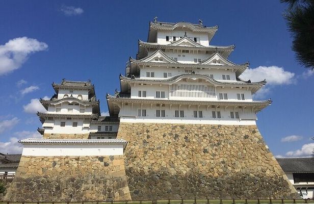 Half-Day Private Guided Tour of Himeji Castle