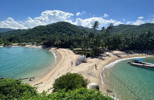 Private Tayrona Hike to Cabo San Juan: Guide & Transport