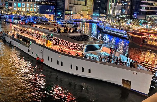 Dubai Luxury Yacht Dinner Cruise