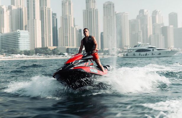 30-Minute Private Jet Ski Tour of Dubai and Dubai Eye