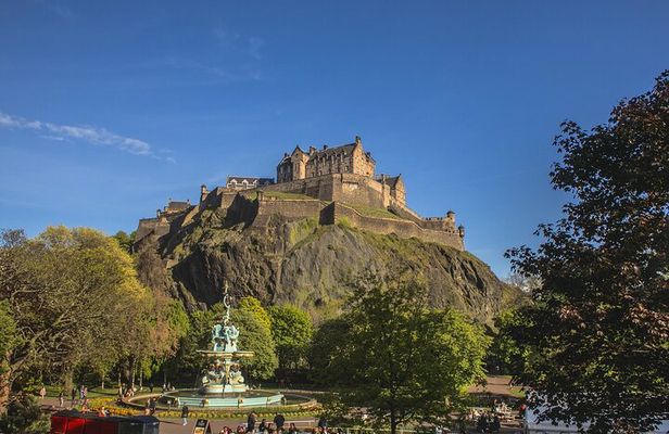 Private 4h Walking Tour in Edinburgh with Edinburgh Castle Tour
