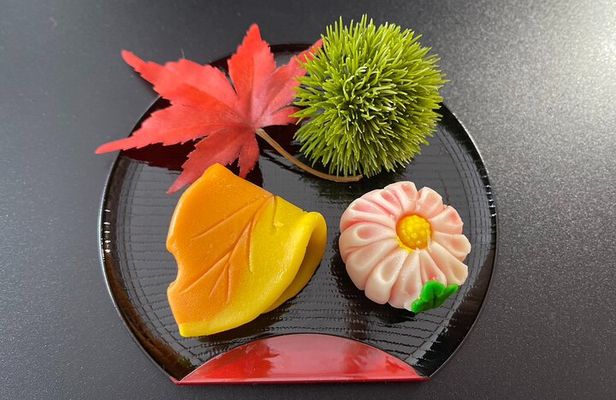 2 Hours Mochi &Nerikiri Making & Matcha Class in Bunkyo