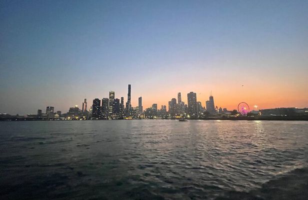 Private Chicago Boat Tour with Captain