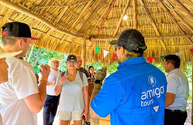 Chichen Itza Early Access Tour with Expert Guide & Buffet Lunch