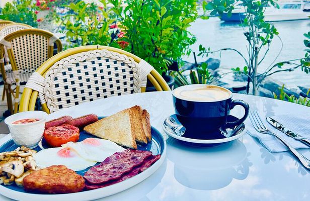 30-Min Jet Ski Tour: English Breakfast, Burj Al Arab View Bliss