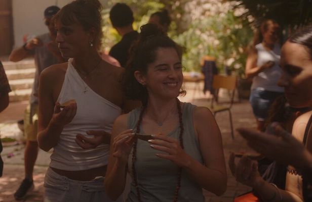 Private Getsemani Family Fruit Experience in Cartagena
