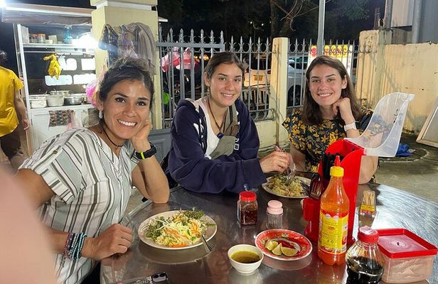 Daily Street Food Tours in Hoi An Ancient Town