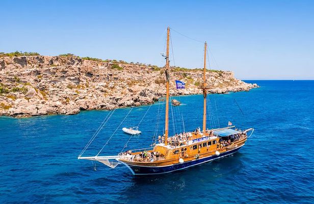 Turkish Gullet Cruise to Gozo and Comino with Lunch and Transfers