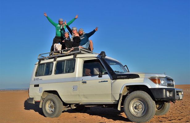 Hurghada Desert Sunset & Stargazing Tour with Dinner by Jeep