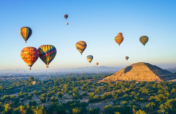 Balloon flight + Breakfast in a cave + Pick up in CDMX (Optional)
