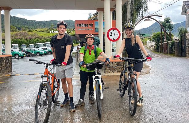 Bike and Hike to Lang biang Peak