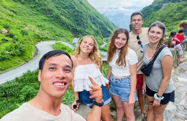 Ha Giang Loop 4D/3N Private Room + Free Dorm Hotel 1N before tour