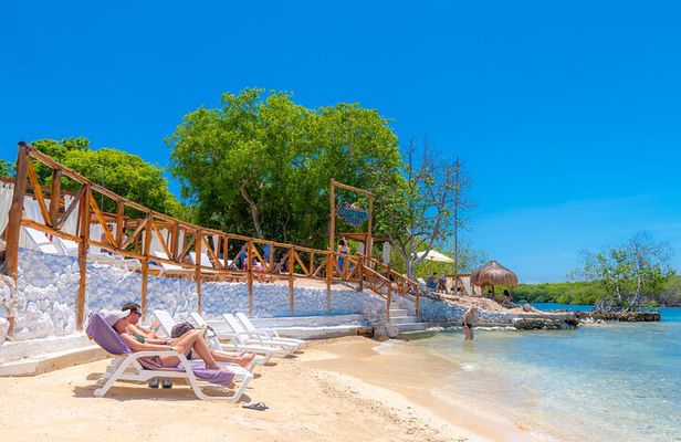 Full day visiting 3 islands 3 Beach Clubs (Rosario, Baru,T Bomba)