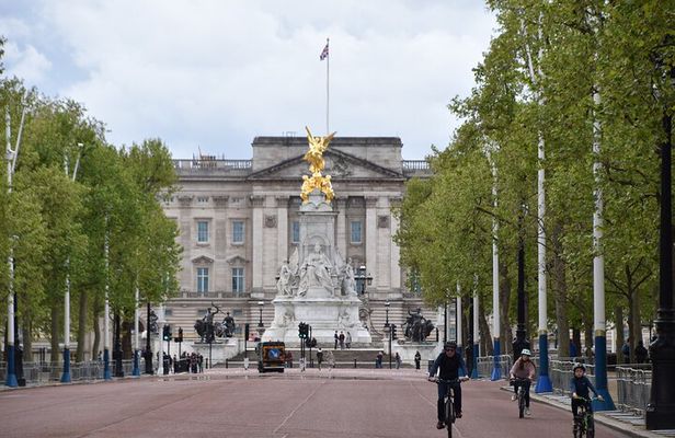 Private 2.5 Hour Taxi Tour of London - London's Greatest Bits!