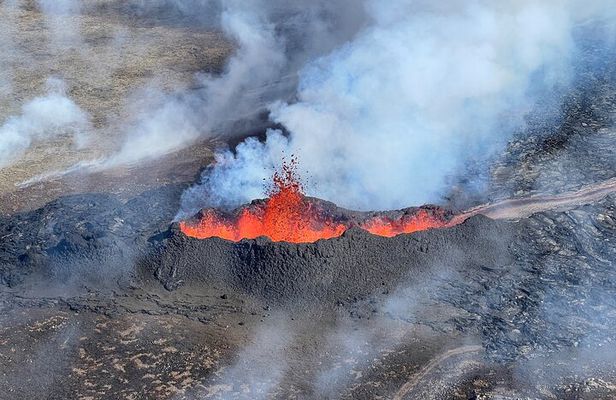 Iceland Volcanic Eruption Area Helicopter Tour from Reykjavík