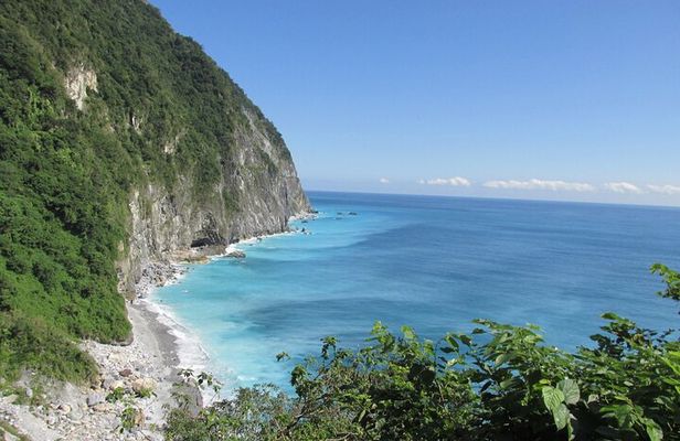 Taroko Gorge& Qingshui Cliffs& Qixingtan Group Tour from Hualien