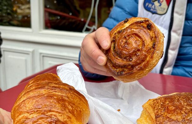 Walk through the gourmand Paris history