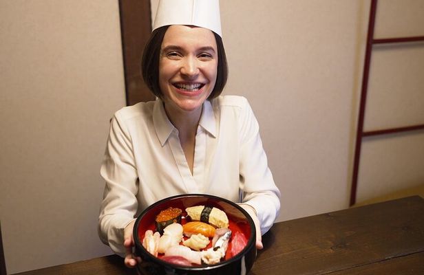 Taught by a professional! Making sushi with Hakodate's Fresh Fish