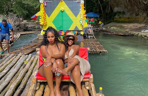 Montego Bay: Bamboo Rafting & Massage