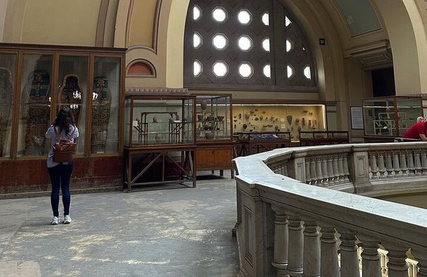 Guided Tour to Giza Pyramids, Museum, Citadel and Khan El Khalili