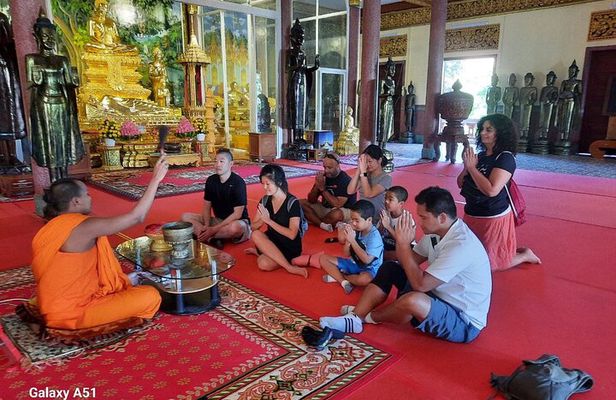 Phnom Penh City Tour and Sunset Cruise on the Mekong River