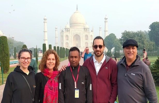 Luxury Taj Mahal Full Day Trip From Delhi by Car - All Inclusive