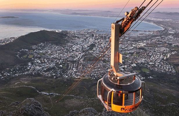 Full Day Private Tour to Robben Island & Table Mountain Cableway