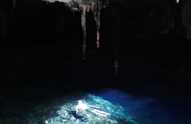The secrets of Uxmal, Cenote and home made food