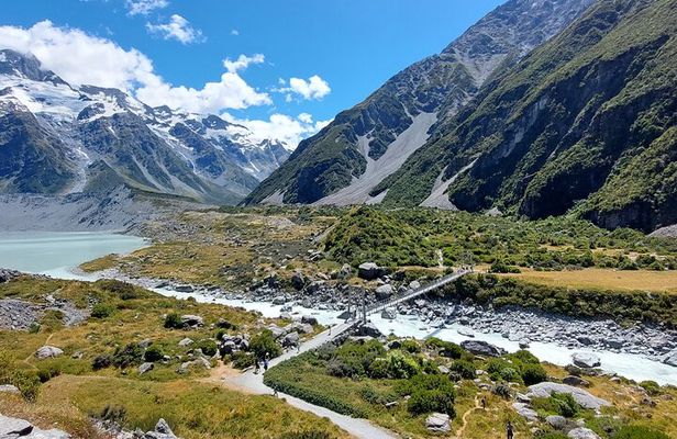 Mount Cook Tour: Finish at Queenstown, Christchurch or Dunedin