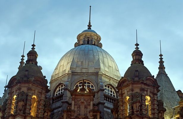 Private Leeds Exploration Through Time and Art