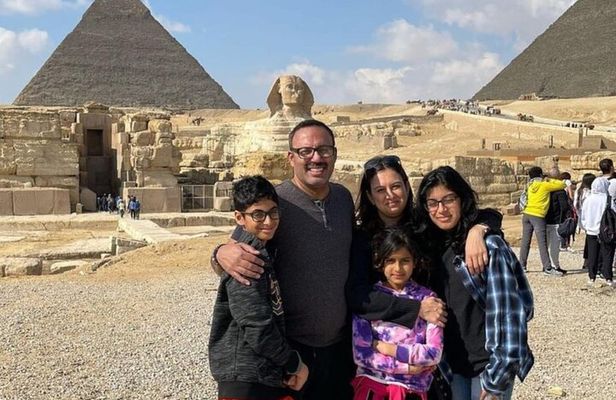 Private Giza Pyramids and Sphinx tour