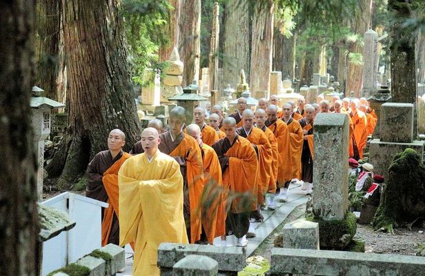 Mt. Koya Sacred 6hr Private Tour with Government Licensed Guide