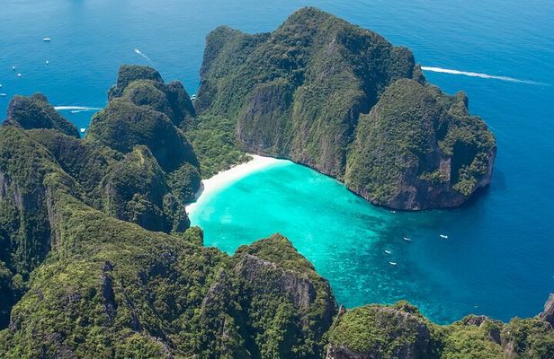 Phi Phi & Bamboo Island Full Day Tour by Premium Speed-Catamaran