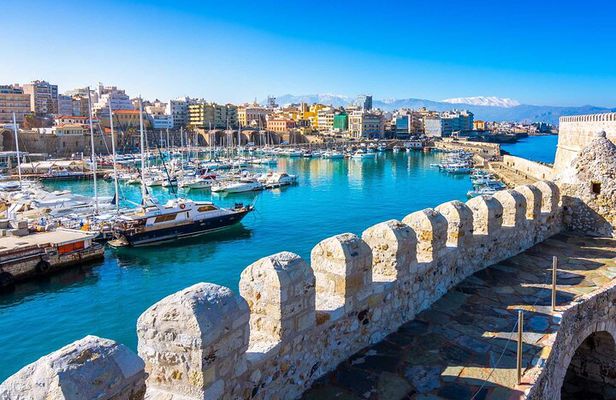 Ηeraklion Walking Tour with Archaeological Museum