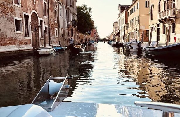 Private Boat Tour with Skipper Sailing the Lagoon of Venice Italy