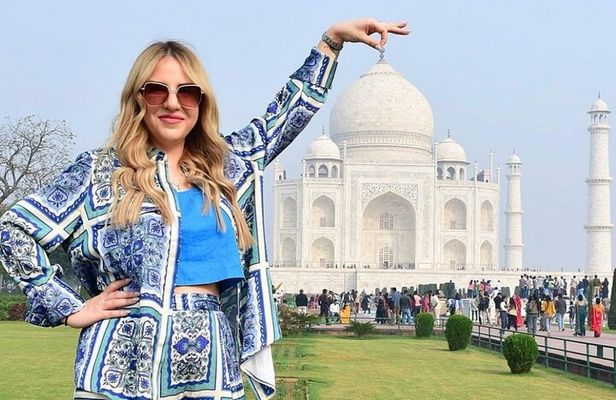 Taj Mahal Day Tour By Superfast Train From Delhi