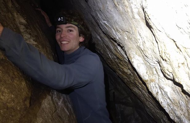 Private Nottawasaga Bluffs Caves Snowshoe, Collingwood/Creemore