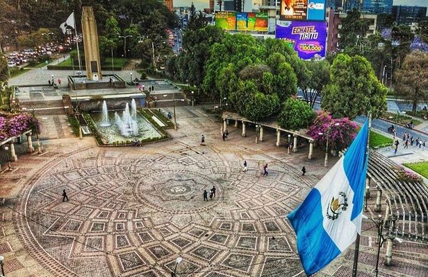 Historical and natural bike tour in Guatemala City