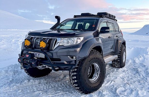 Private Superjeep Tour to Golden Circle & Langjökull Glacier