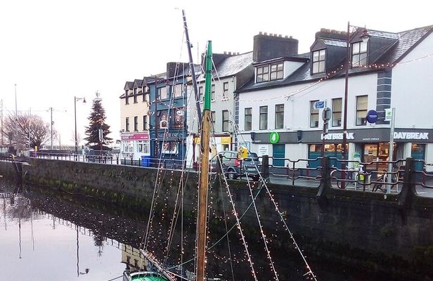 Claddagh Guided Walking Tour in Galway with Free Claddagh Ring