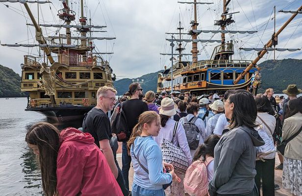 Hakone 8 hour Private Tour with Government-Licensed Guide