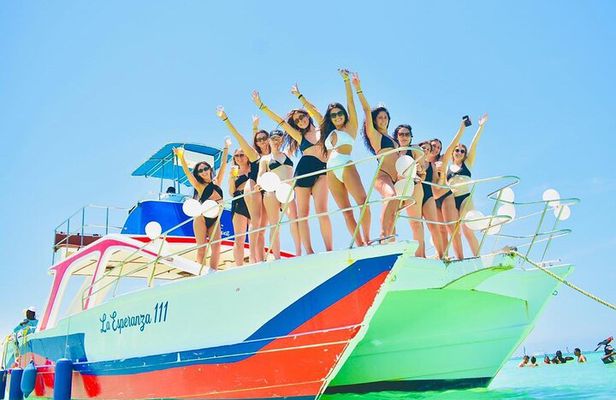 Private Catamaran wonderful Snorqueling slide & entartaiment team