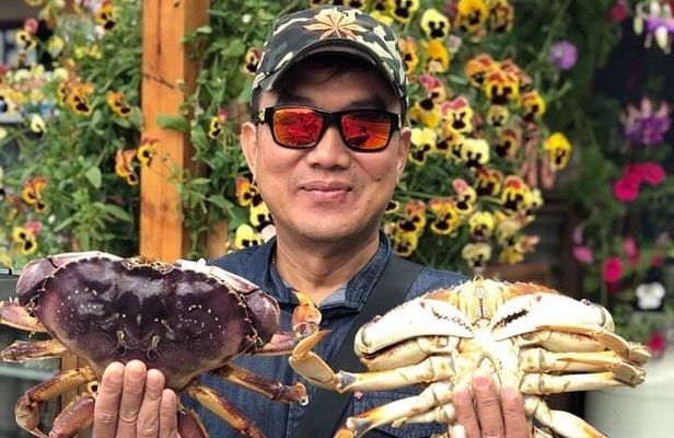 Icy Strait Village Tour and Crab Feast