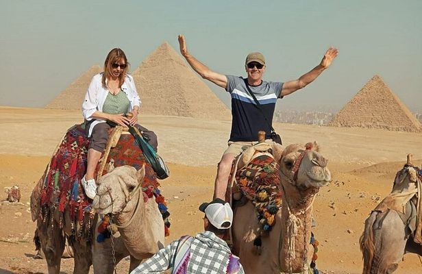 Giza Half-Day Private Tour: Pyramids, Camel Ride and Great Sphinx