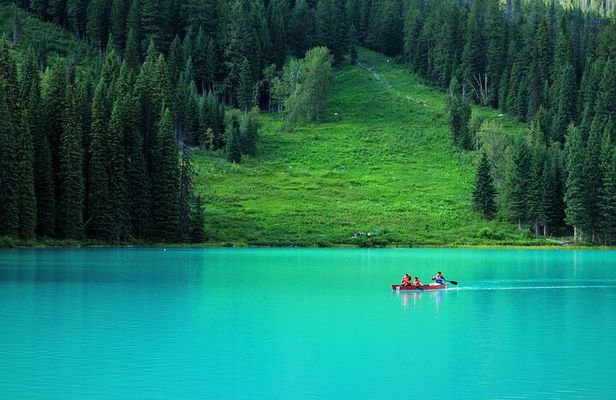 Private Day Tour -Lake Louise, Emerald Lake and Johnston Canyon..