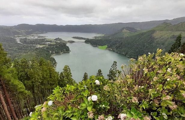 Guided Visit to the Crater and Volcano of Lagoa das Sete Cidades