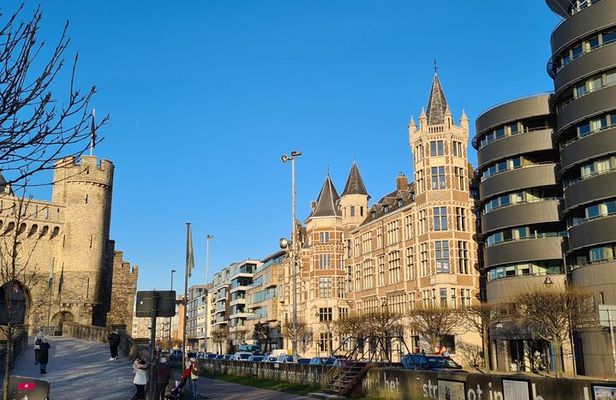 Private Historical Walking Tour in Antwerp City