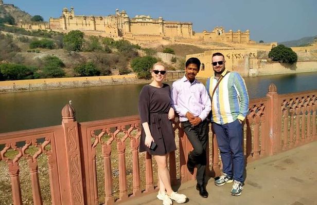 8 Days Private Luxury Golden Triangle Tour with Udaipur & Pushkar