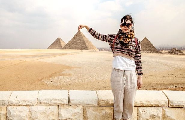 Cairo Highlights Day Tour from Hurghada with Lunch Included